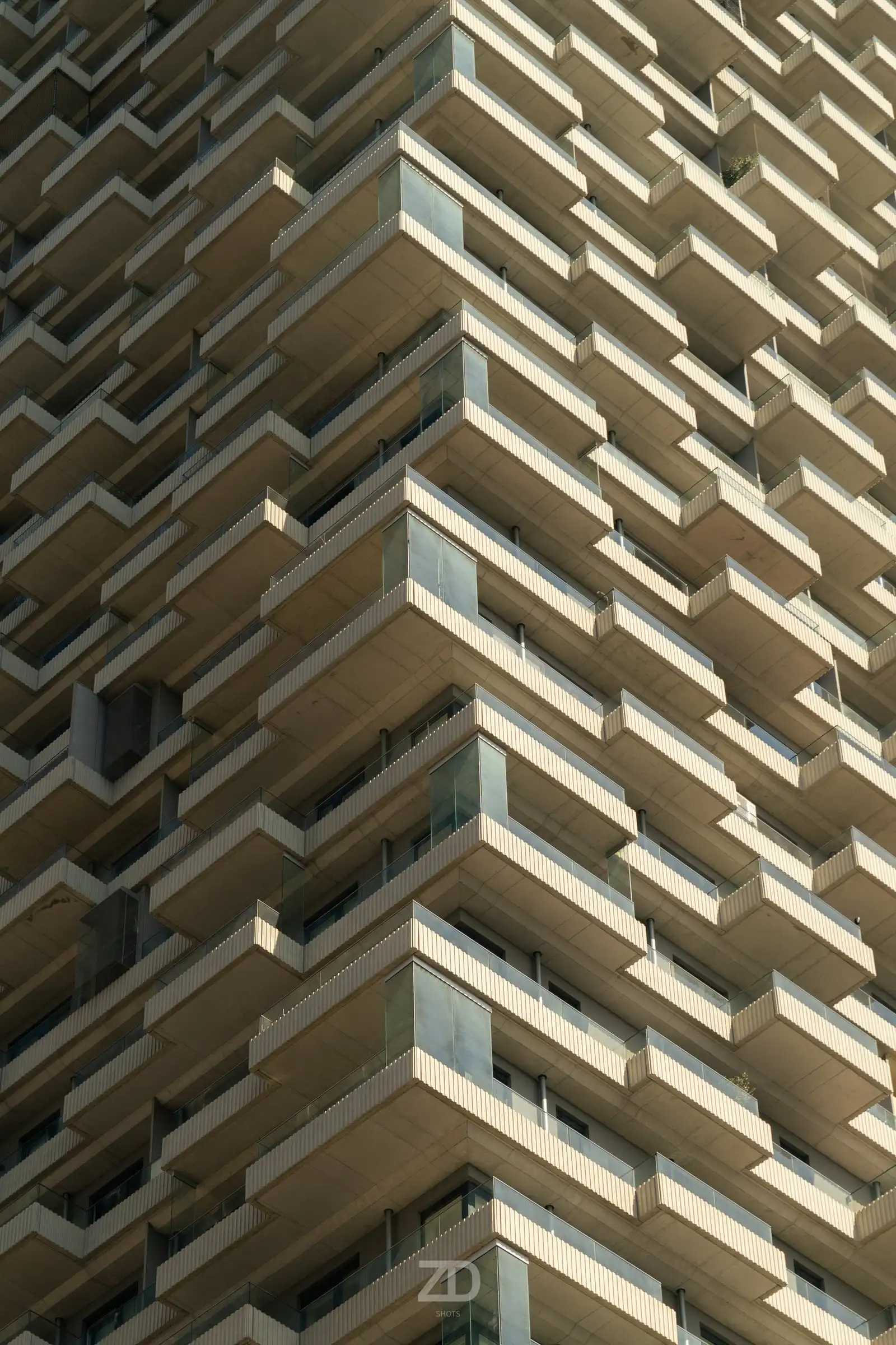 Versetzte Balkone eines Wohnturms